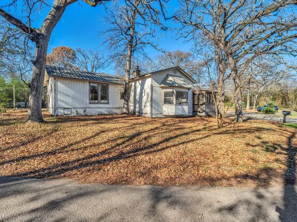 219 Fernwood Dr, Mabank, TX 75156