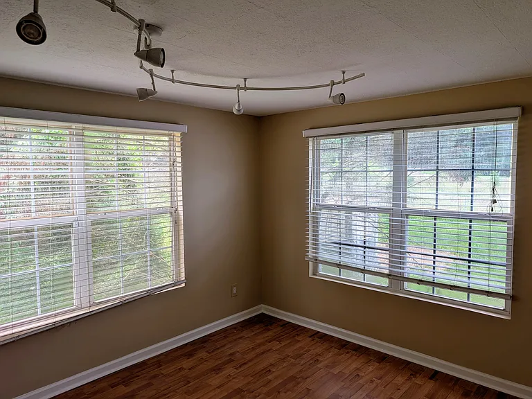 2856 Brock Ave — Photo 6
