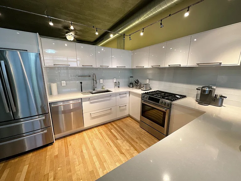 1410 NW Kearney St #1013 — Photo 10