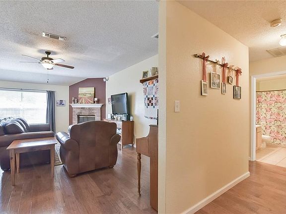 3rd image of 2806 Yorkfield Ct