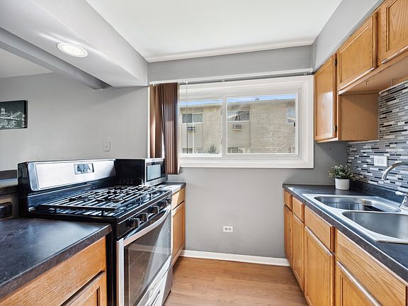5th image of 8848 Kenneth Dr APT 1H