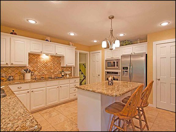 2nd image of 333 Royal Cir