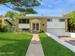 1913 E Camp McDonald Rd, Mount Prospect, IL 60056