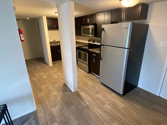 2nd image of 310 E Chalmers St #17951840