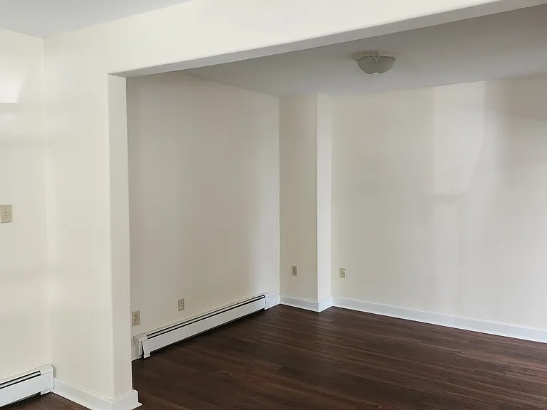 141 N Main St — Photo 10