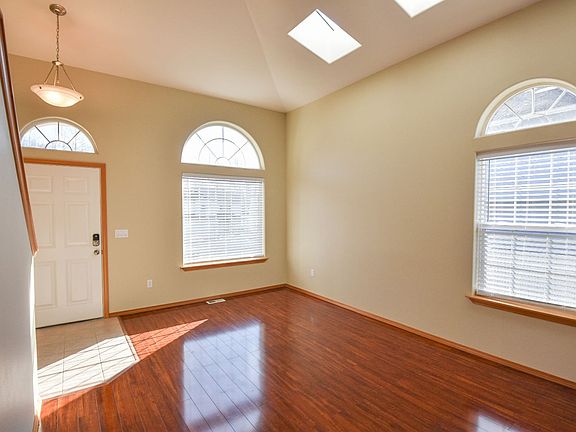 3rd image of 3324 66th Ave NE