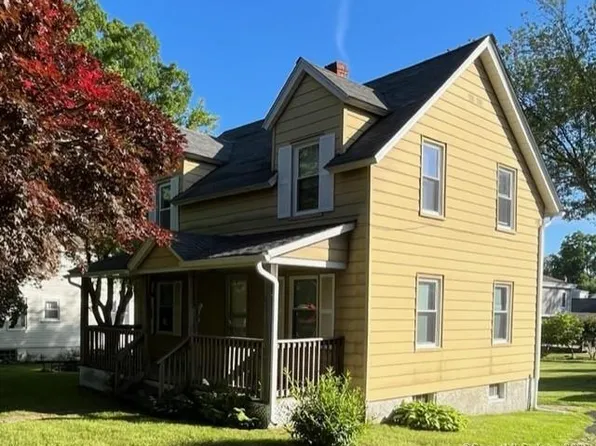 77 Crestwood Rd, Fairfield, CT 06824