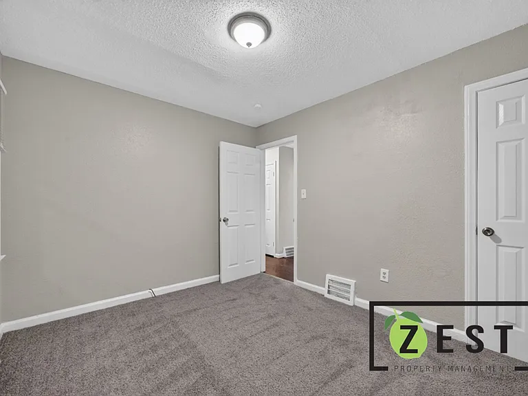 20056 Barlow St — Photo 13