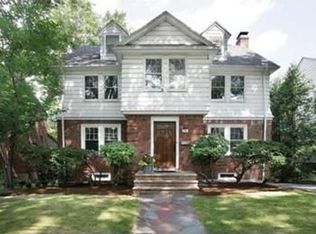 311 Russett Rd, Brookline, MA 02467