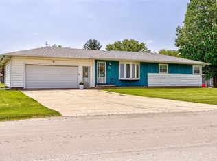 306 7th St NE, State Center, IA 50247