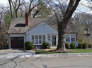 5401 Mission Rd, Fairway, KS 66205