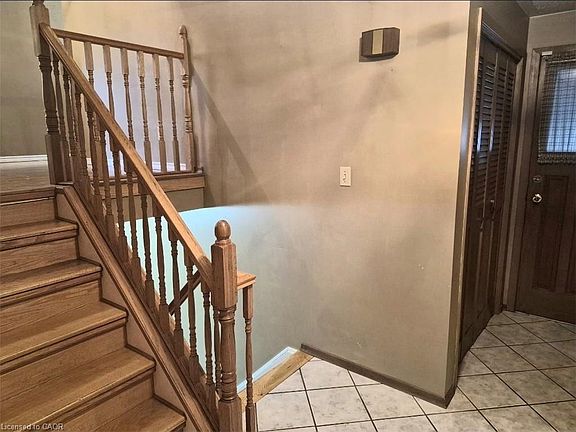 3rd image of 16 Stephens Ct