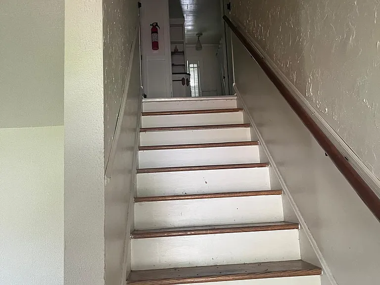 5 Celeste Dr #5 — Photo 3