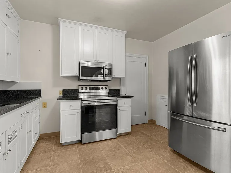 3315 SE Cesar Estrada Chavez Blvd — Photo 8