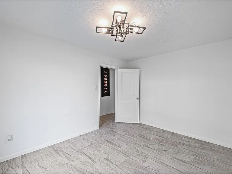 11823 S Willow Cir — Photo 8