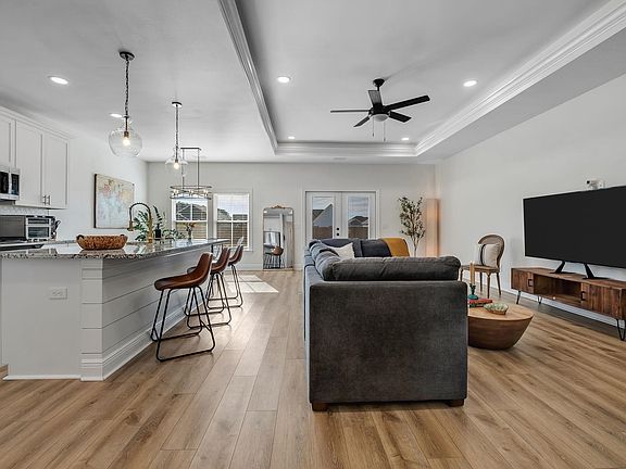 5th image of 108 Stillmont Dr