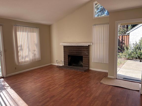 4th image of 132 Ash Grove Ct