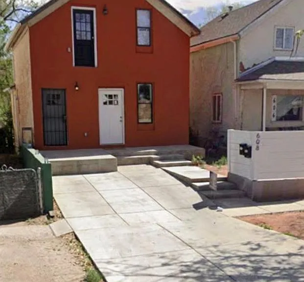 608 E 3rd St #A — Photo 1
