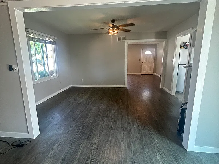 299 Robinhood Ln — Photo 12