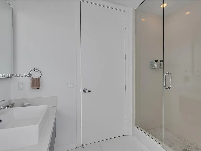 1100 Biscayne Blvd #3901 — Photo 21