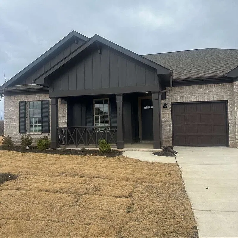 4 bed, 3.0 bath, 2338 sqft, $2,800 — Photo 1
