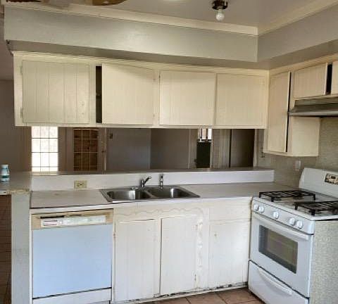 3rd image of 718 Hollyvale Dr
