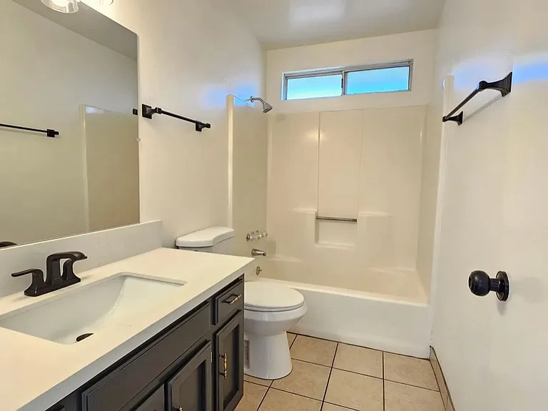 933 Perdew Ave #C — Photo 8