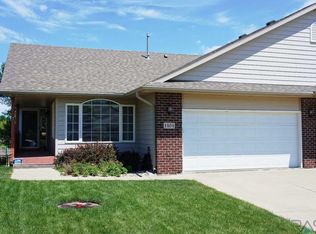 1404 E 61st St, Sioux Falls, SD 57108