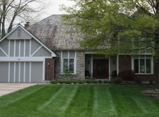 213 NW Spruce St, Lees Summit, MO 64064