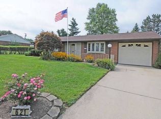621 Crestview Dr, Lebanon, OH 45036