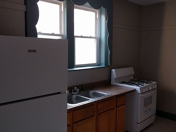 3rd image of 8950 S Blackstone Ave #3