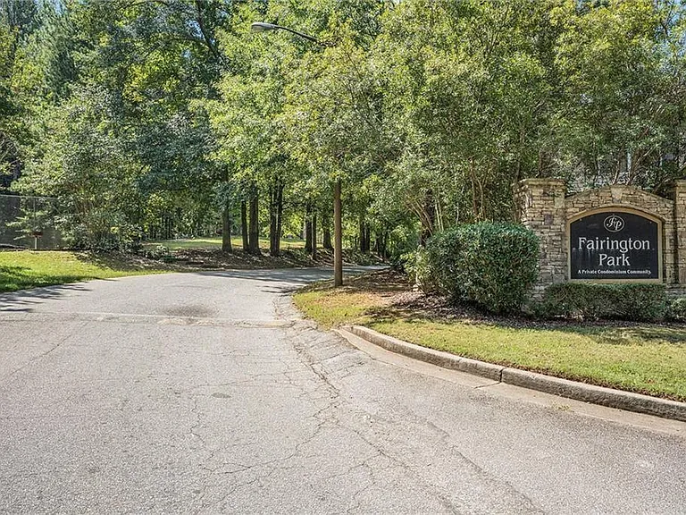 2102 Par Three Way — Photo 15