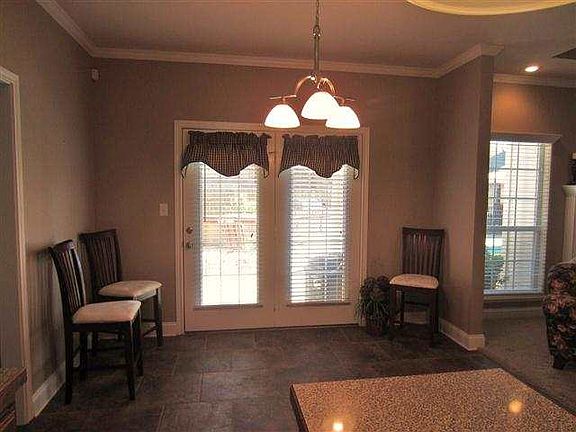 4th image of 206 Pebble Creek Cir