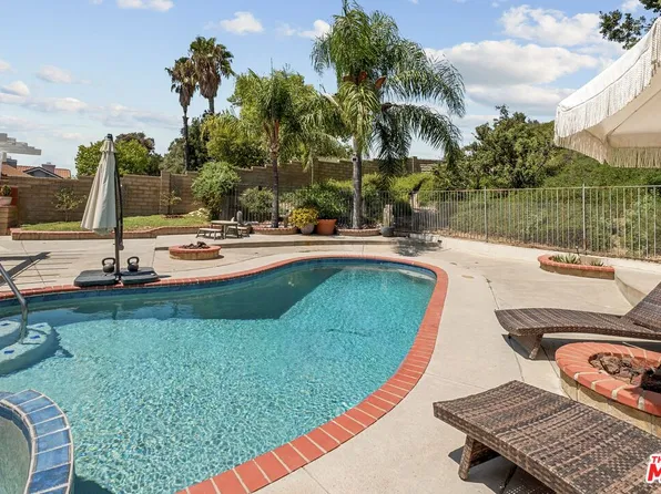 22537 Cardiff Dr, Santa Clarita, CA 91350