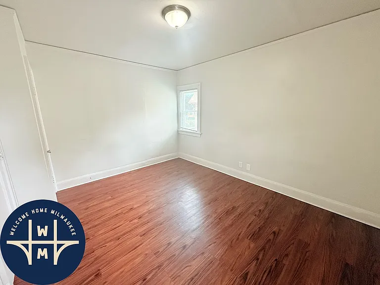 221 W Ring St — Photo 12