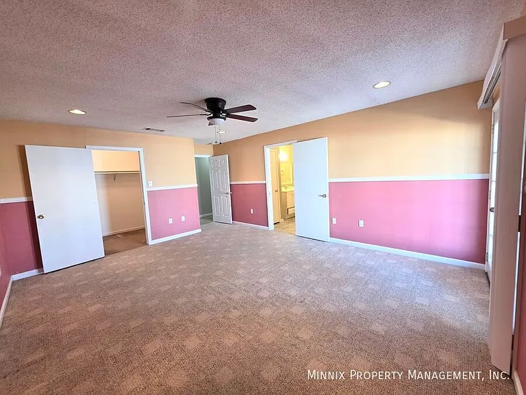 1325 E Cowden Ave — Photo 14