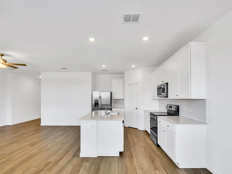 5126 Penrose Dr — Photo 3
