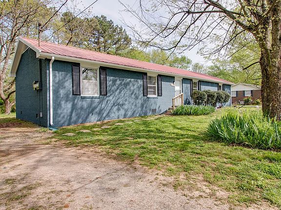3rd image of 2301 Reidhurst Dr