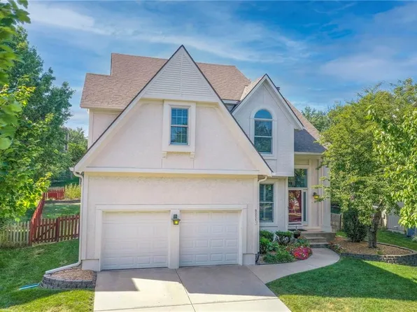 8211 W 144th Ter, Overland Park, KS 66223