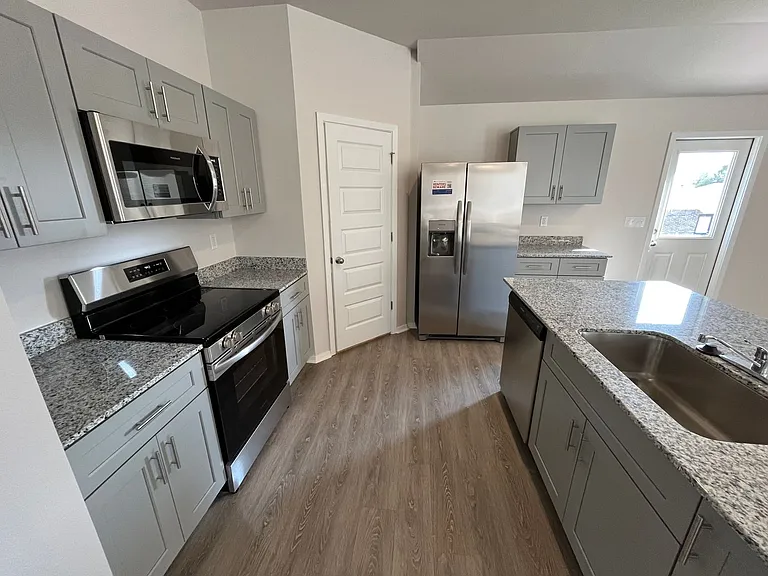 5381 Keystone Ave — Photo 6