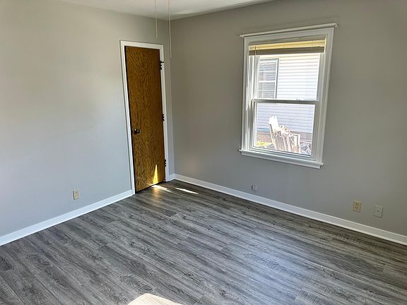 2nd image of 1920 N Cotner Blvd