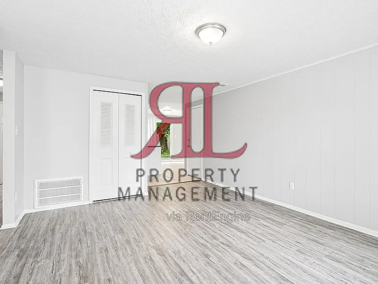 771 Redford Ave — Photo 3