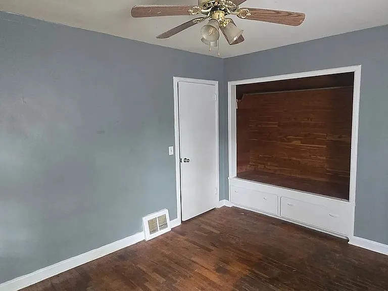 2951 & 2957 E Huron St — Photo 12