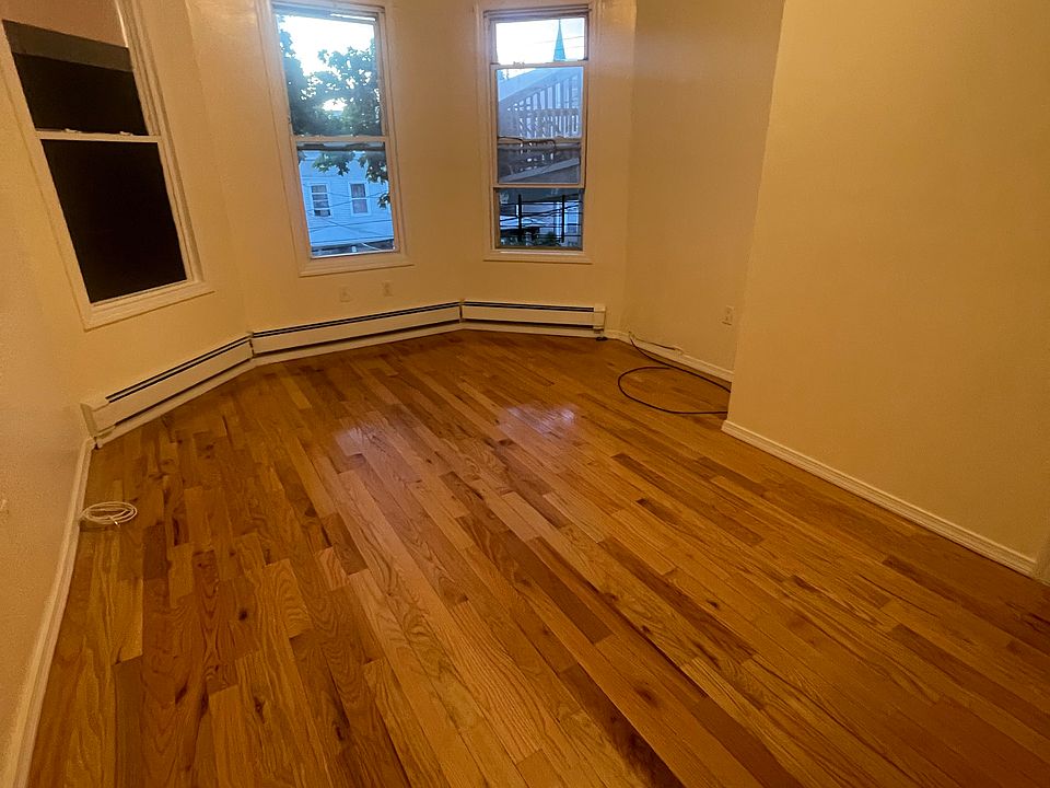1st image of 26 Linden St Floor 3