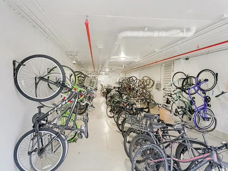 300 S Pointe Dr #405 — Photo 72