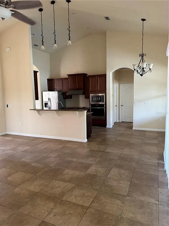4 bed, 3.0 bath, 2076 sqft, $3,000 — Photo 2