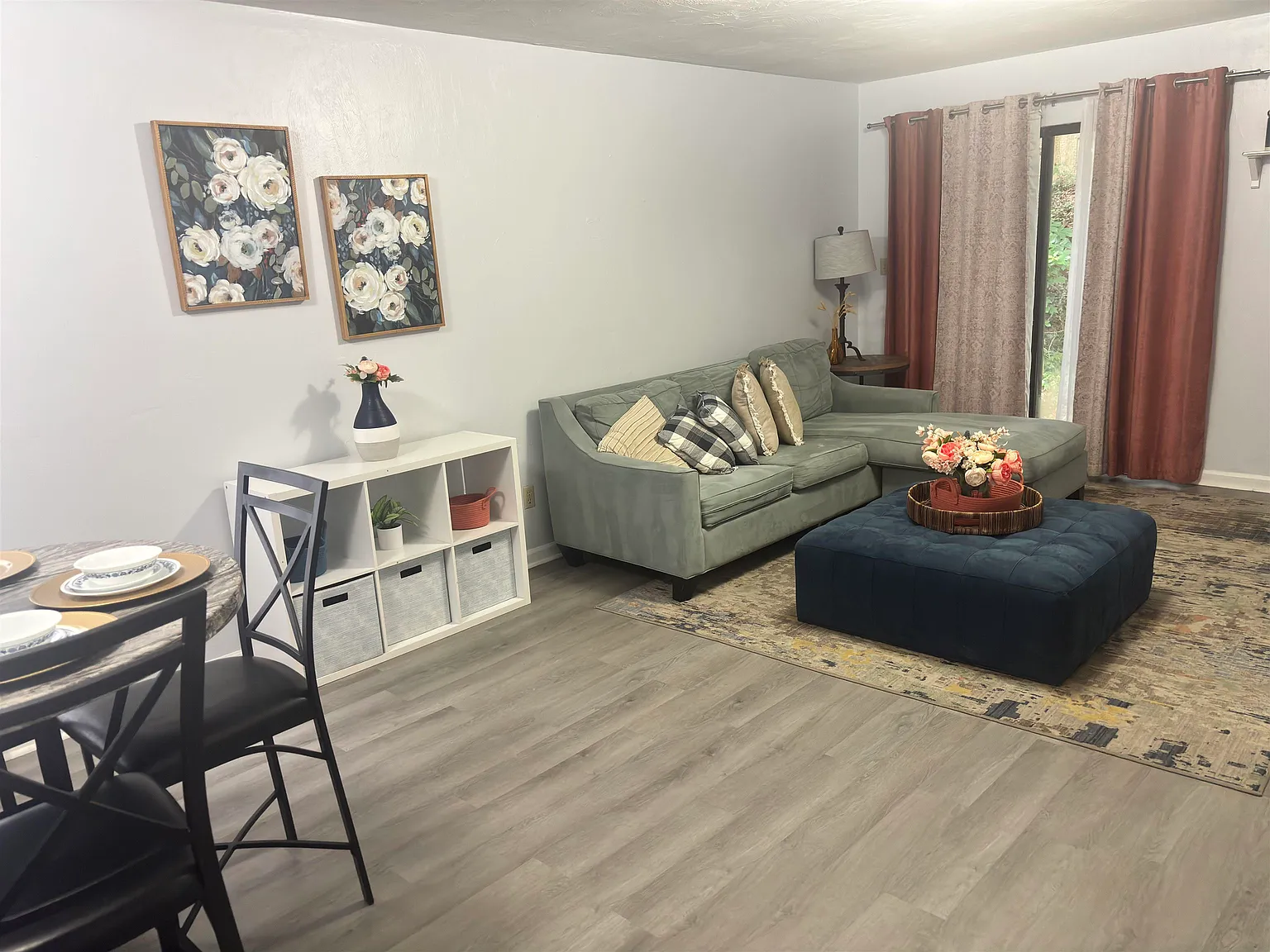 2 bed, 1040 sqft, $1,350 — Photo 3
