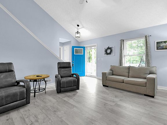 4th image of 7800 Jefferson Run #116