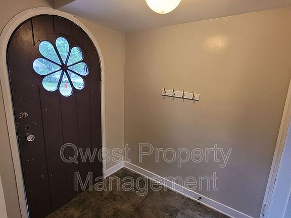 2nd image of 3866 Henry St SW