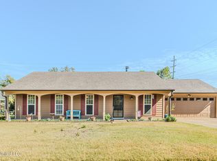 6220 Cambridge Dr, Olive Branch, MS 38654